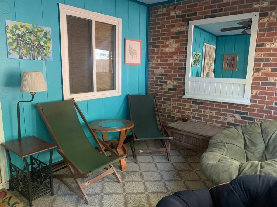 Family Friendly Downtown Home - Private Yard & Grill - Location, Location, Location! Athens Zewnętrze zdjęcie